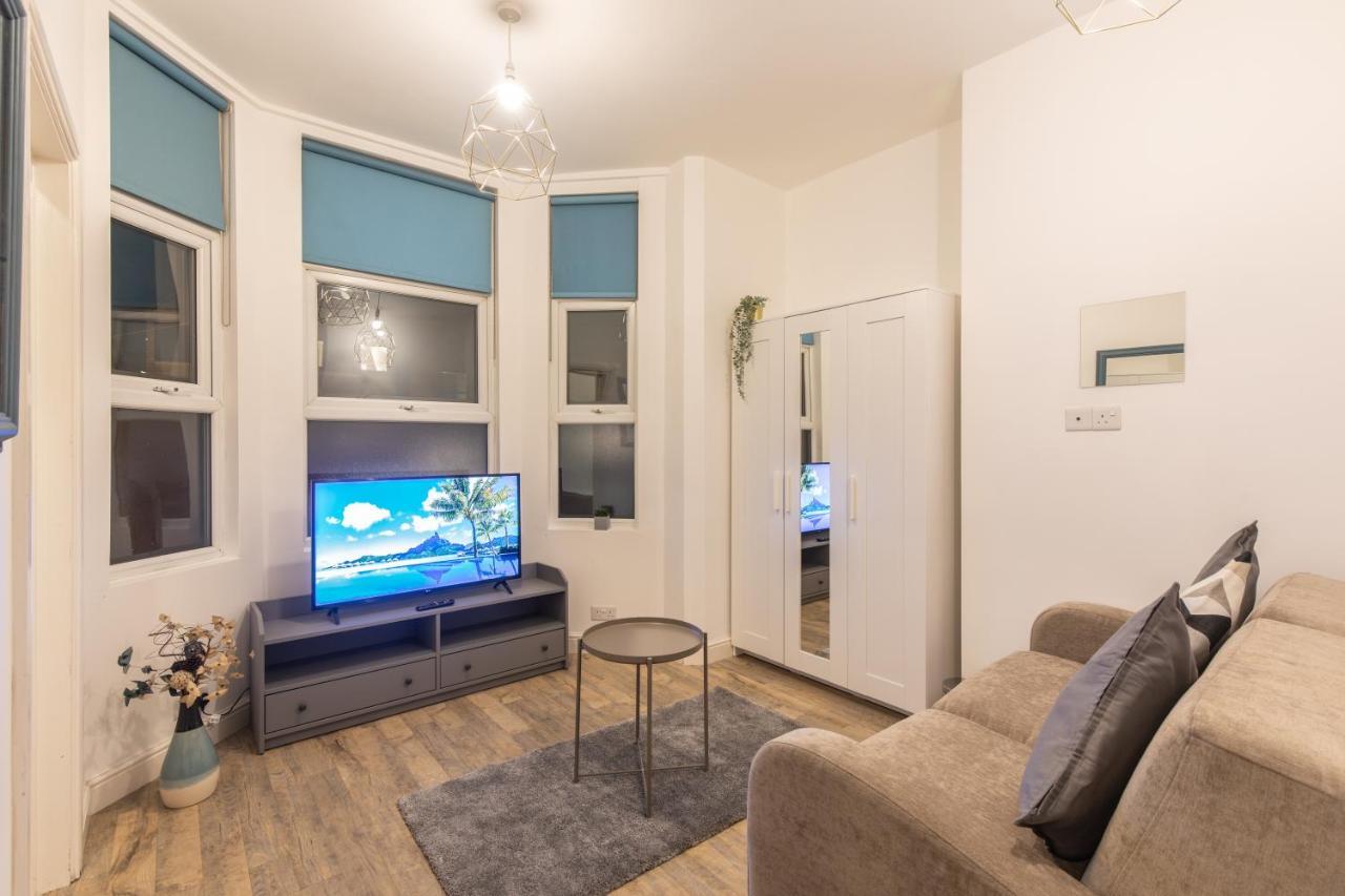 Cosy Modern Apartment, Grand Victorian Building, 5 Mins To Coventry City Centre Екстериор снимка